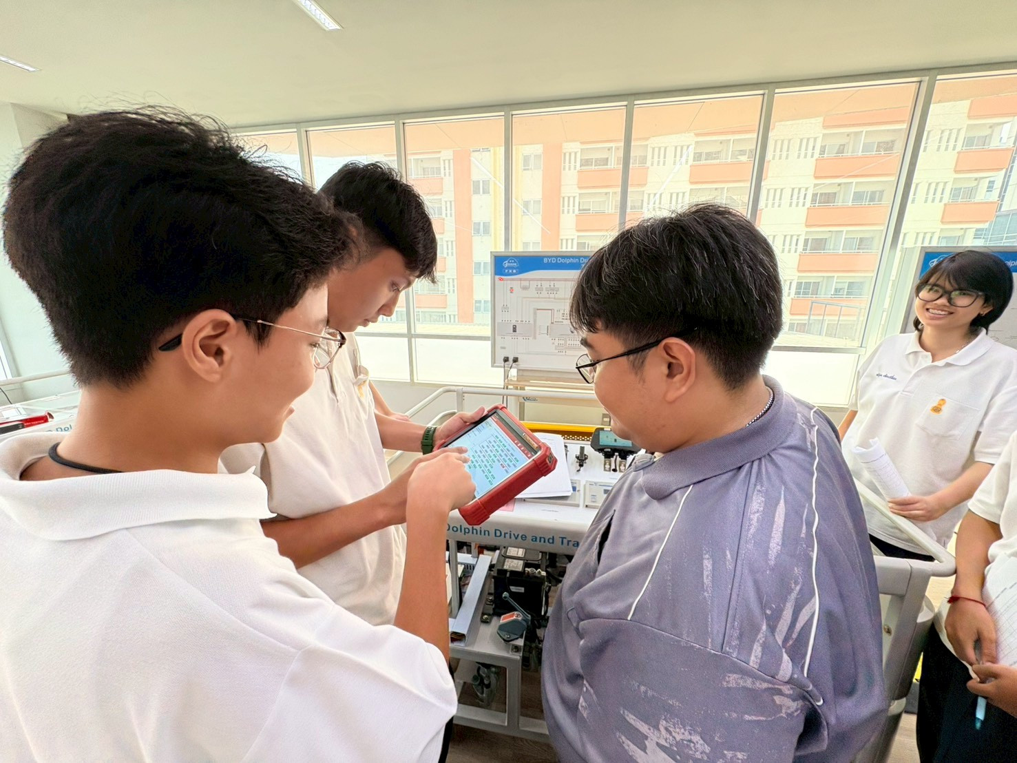 สจด. เดินหน้าสร้างคนคุณภาพ ส่งนักเรียนอบรม EV ณ มจพ. รับอุตสาหกรรมอนาคต &mdash; 29 เมษายน 2026 &mdash; สถาบันเทคโนโลยีจิตรลดา CDTI