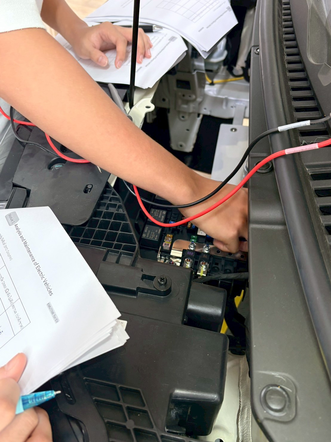 สจด. เดินหน้าสร้างคนคุณภาพ ส่งนักเรียนอบรม EV ณ มจพ. รับอุตสาหกรรมอนาคต &mdash; 29 เมษายน 2026 &mdash; สถาบันเทคโนโลยีจิตรลดา CDTI