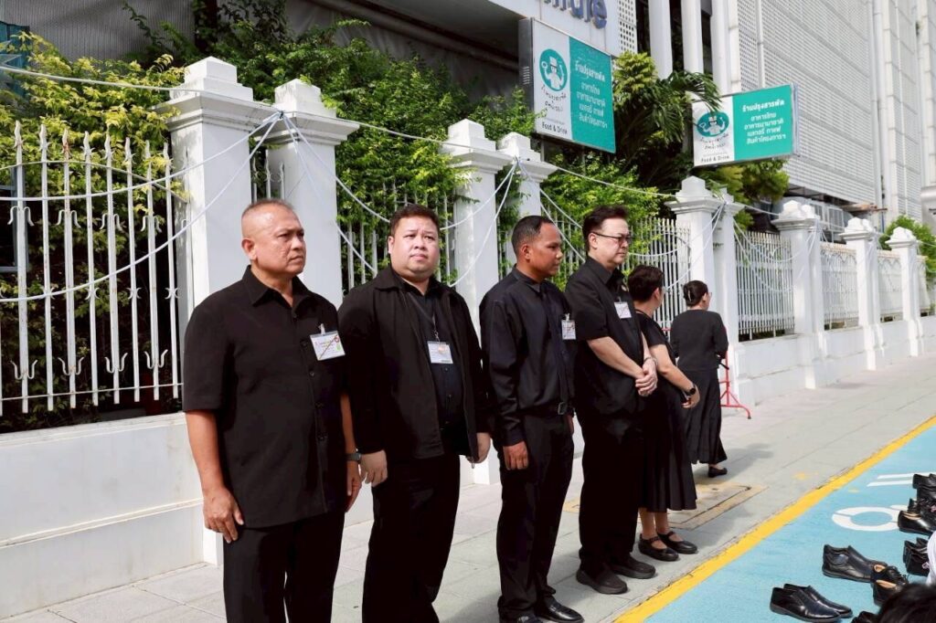 สจด. ร่วมเฝ้าทูลละอองธุลีพระบาทรับเสด็จ สจด. ร่วมเฝ้าทูลละอองธุลีพระบาทรับเสด็จ — 13 มิถุนายน 2026 — สถาบันเทคโนโลยีจิตรลดา CDTI