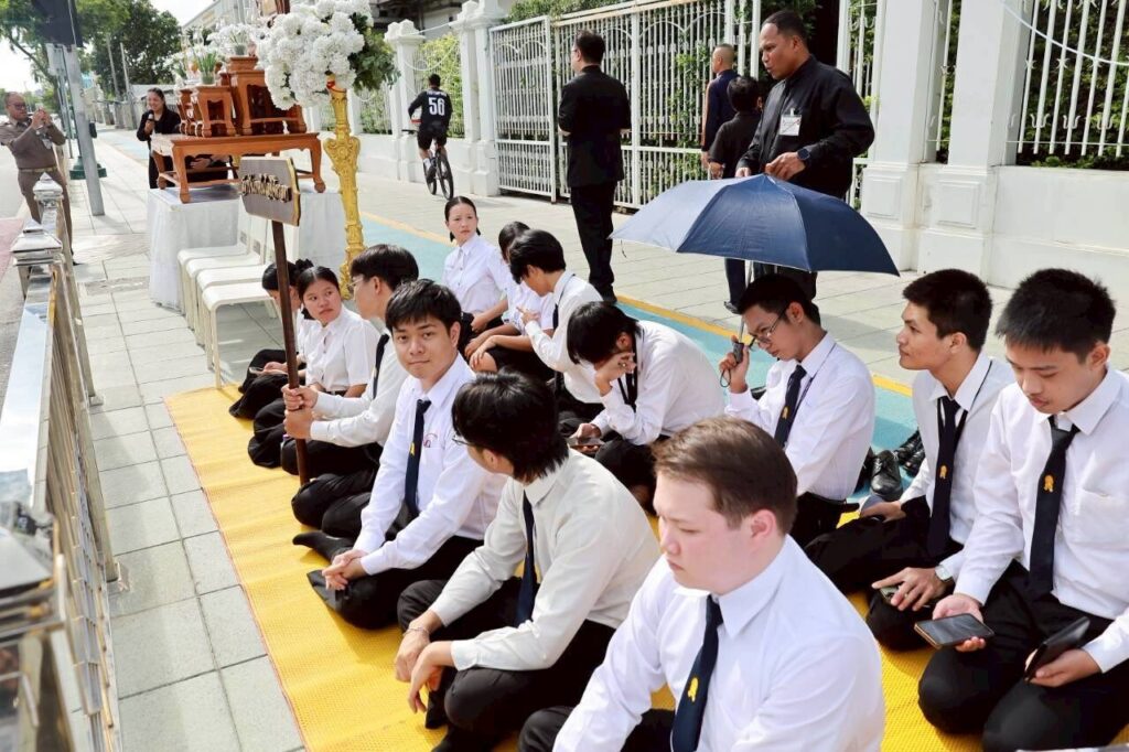 สจด. ร่วมเฝ้าทูลละอองธุลีพระบาทรับเสด็จ สจด. ร่วมเฝ้าทูลละอองธุลีพระบาทรับเสด็จ — 13 มิถุนายน 2026 — สถาบันเทคโนโลยีจิตรลดา CDTI