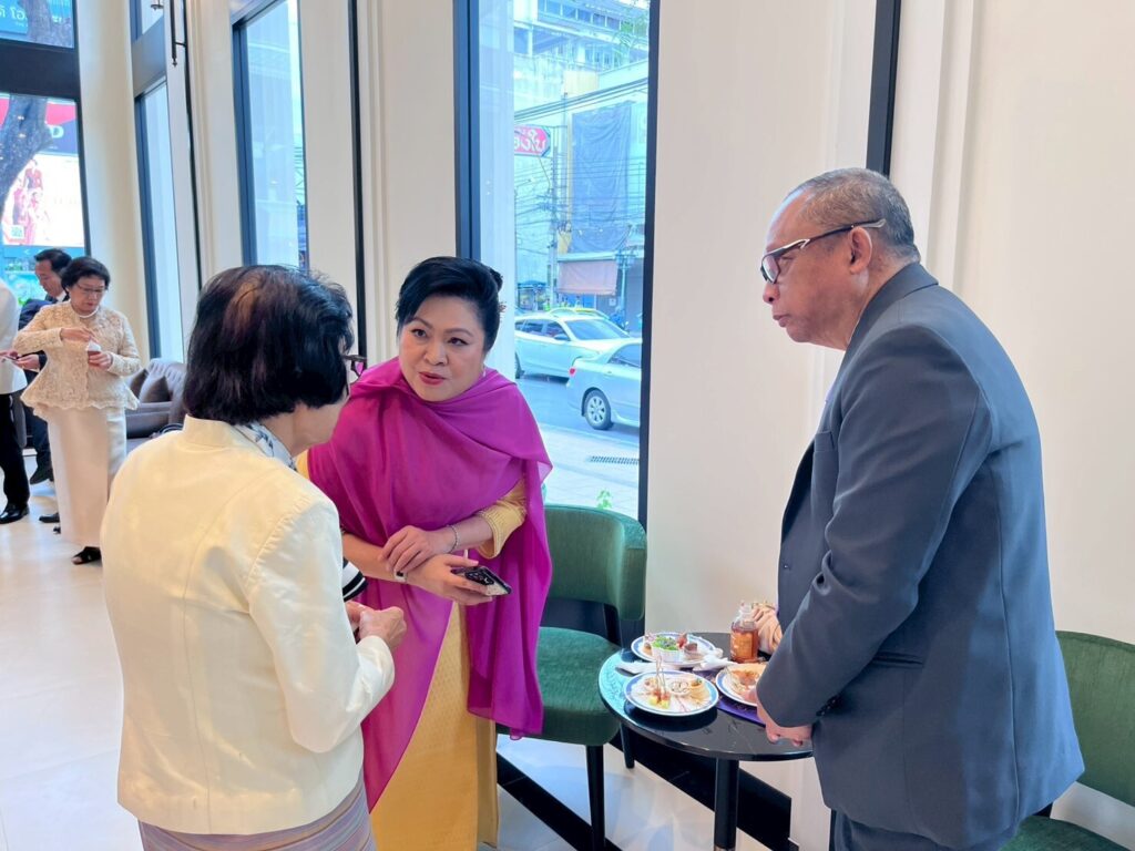 สจด. เฝ้าฯ รับเสด็จ พระบาทสมเด็จพระเจ้าอยู่หัว และสมเด็จพระนางเจ้า ฯ พระบรมราชินี ในโอกาสทอดพระเนตร การแสดงเฉลิมพระเกียรติฯ Edelweiss พราวพร่างกลางดวงใจ สจด. เฝ้าฯ รับเสด็จ พระบาทสมเด็จพระเจ้าอยู่หัว และสมเด็จพระนางเจ้า ฯ พระบรมราชินี ในโอกาสทอดพระเนตร การแสดงเฉลิมพระเกียรติฯ Edelweiss พราวพร่างกลางดวงใจ — 12 มิถุนายน 2026 — สถาบันเทคโนโลยีจิตรลดา CDTI