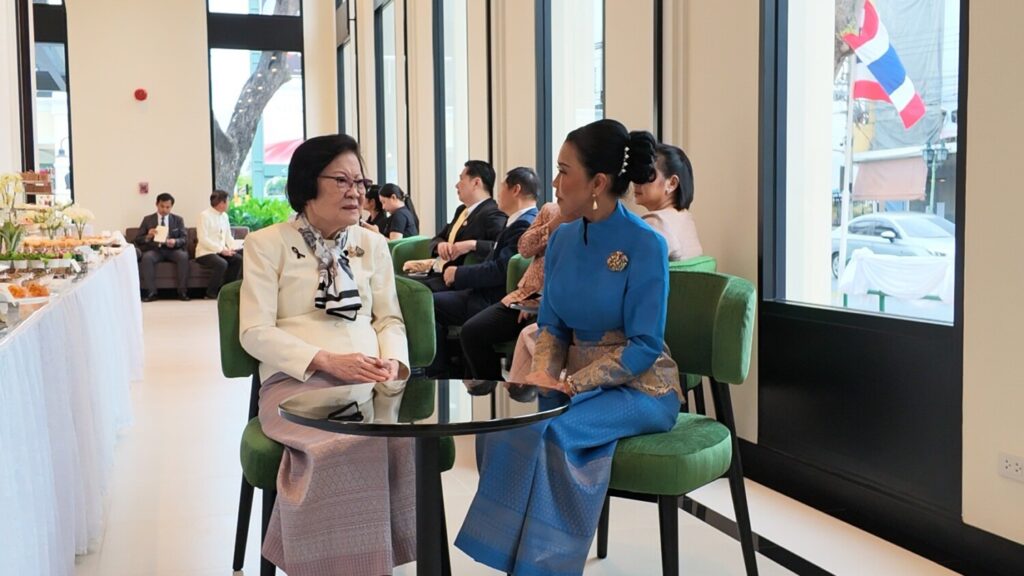สจด. เฝ้าฯ รับเสด็จ พระบาทสมเด็จพระเจ้าอยู่หัว และสมเด็จพระนางเจ้า ฯ พระบรมราชินี ในโอกาสทอดพระเนตร การแสดงเฉลิมพระเกียรติฯ Edelweiss พราวพร่างกลางดวงใจ สจด. เฝ้าฯ รับเสด็จ พระบาทสมเด็จพระเจ้าอยู่หัว และสมเด็จพระนางเจ้า ฯ พระบรมราชินี ในโอกาสทอดพระเนตร การแสดงเฉลิมพระเกียรติฯ Edelweiss พราวพร่างกลางดวงใจ — 12 มิถุนายน 2026 — สถาบันเทคโนโลยีจิตรลดา CDTI
