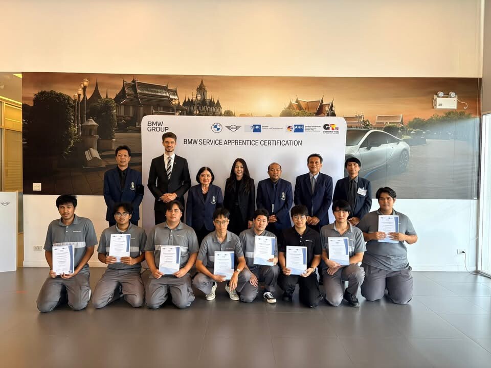 สจด. ร่วมแสดงความยินดีกับนักศึกษาผู้สำเร็จการศึกษาโครงการ BMW Service Apprentice รุ่นที่ 12 และ 13 รับวุฒิบัตรมาตรฐานวิชาชีพสากลระดับ A-Level สจด. ร่วมแสดงความยินดีกับนักศึกษาผู้สำเร็จการศึกษาโครงการ BMW Service Apprentice รุ่นที่ 12 และ 13 รับวุฒิบัตรมาตรฐานวิชาชีพสากลระดับ A-Level — 8 มิถุนายน 2026 — สถาบันเทคโนโลยีจิตรลดา CDTI