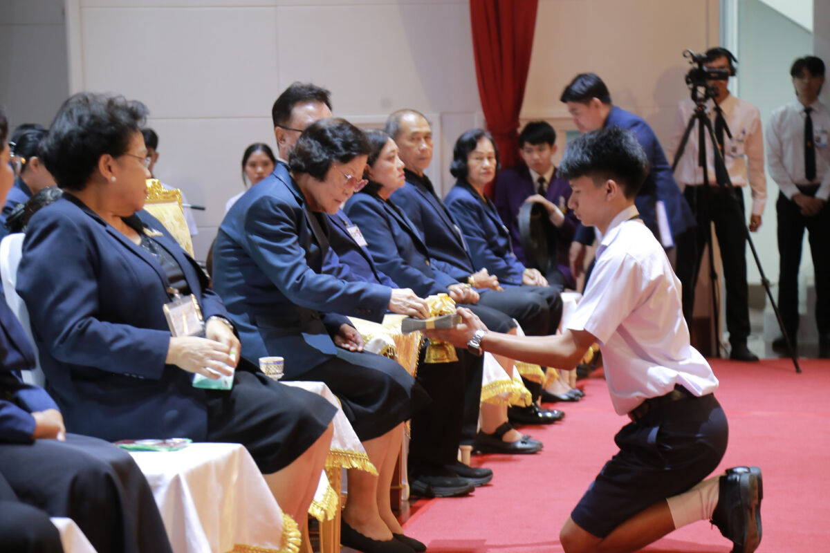 สจด. จัดพิธีไหว้ครู และพิธีรับพระราชทานรางวัลเรียนดี รางวัลการแข่งขันทักษะวิชาชีพ มอบเกียรติบัตรคณะกรรมการนักเรียน และเกียรติบัตรฝ่ายกิจการนักเรียน นักศึกษา ประจำปีการศึกษา 2569 สจด. จัดพิธีไหว้ครู และพิธีรับพระราชทานรางวัลเรียนดี รางวัลการแข่งขันทักษะวิชาชีพ มอบเกียรติบัตรคณะกรรมการนักเรียน และเกียรติบัตรฝ่ายกิจการนักเรียน นักศึกษา ประจำปีการศึกษา 2569 — 13 กรกฎาคม 2026 — สถาบันเทคโนโลยีจิตรลดา CDTI