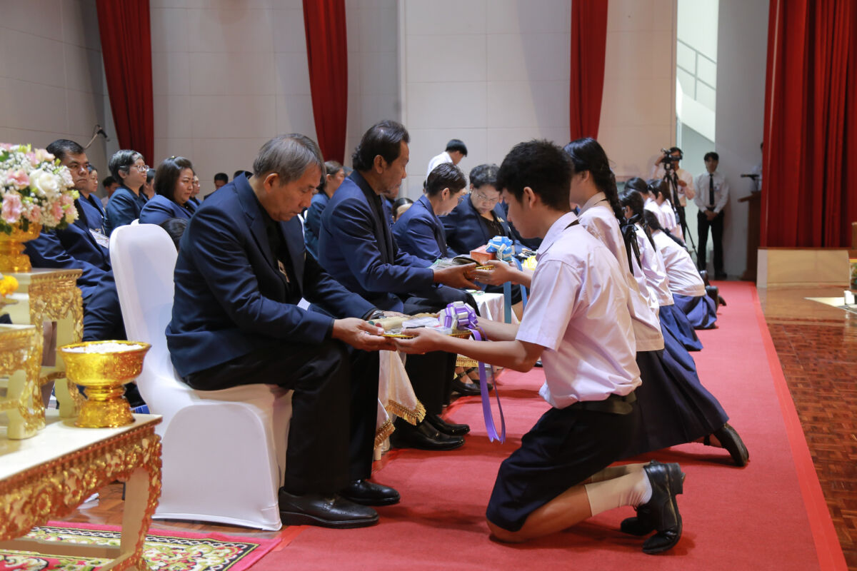 สจด. จัดพิธีไหว้ครู และพิธีรับพระราชทานรางวัลเรียนดี รางวัลการแข่งขันทักษะวิชาชีพ มอบเกียรติบัตรคณะกรรมการนักเรียน และเกียรติบัตรฝ่ายกิจการนักเรียน นักศึกษา ประจำปีการศึกษา 2569 สจด. จัดพิธีไหว้ครู และพิธีรับพระราชทานรางวัลเรียนดี รางวัลการแข่งขันทักษะวิชาชีพ มอบเกียรติบัตรคณะกรรมการนักเรียน และเกียรติบัตรฝ่ายกิจการนักเรียน นักศึกษา ประจำปีการศึกษา 2569 — 13 กรกฎาคม 2026 — สถาบันเทคโนโลยีจิตรลดา CDTI