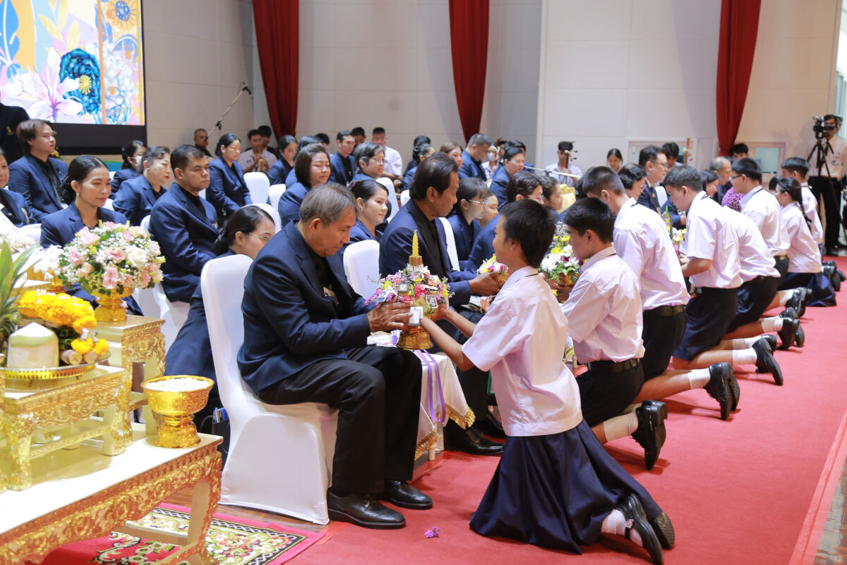 สจด. จัดพิธีไหว้ครู และพิธีรับพระราชทานรางวัลเรียนดี รางวัลการแข่งขันทักษะวิชาชีพ มอบเกียรติบัตรคณะกรรมการนักเรียน และเกียรติบัตรฝ่ายกิจการนักเรียน นักศึกษา ประจำปีการศึกษา 2569 สจด. จัดพิธีไหว้ครู และพิธีรับพระราชทานรางวัลเรียนดี รางวัลการแข่งขันทักษะวิชาชีพ มอบเกียรติบัตรคณะกรรมการนักเรียน และเกียรติบัตรฝ่ายกิจการนักเรียน นักศึกษา ประจำปีการศึกษา 2569 — 13 กรกฎาคม 2026 — สถาบันเทคโนโลยีจิตรลดา CDTI