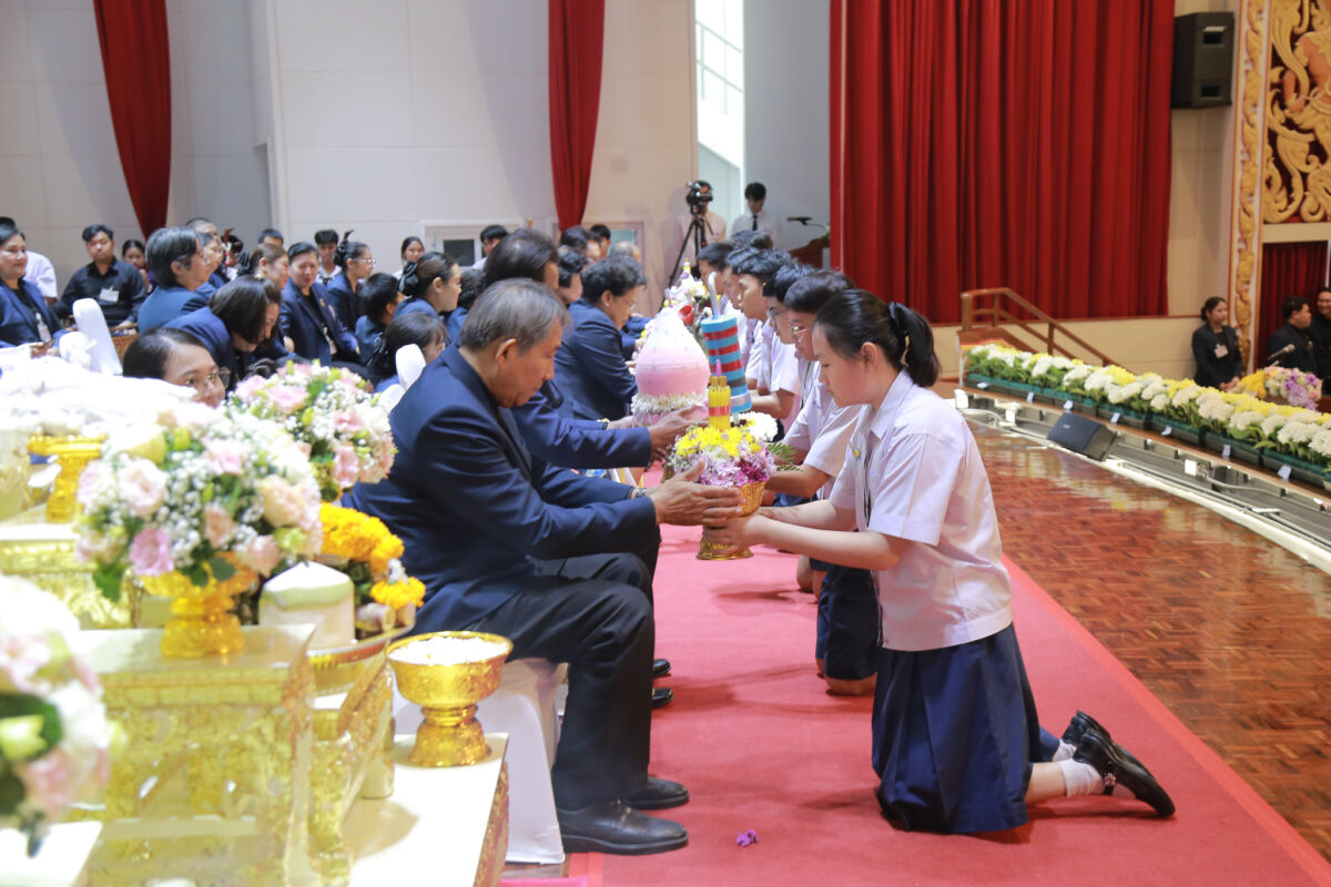 สจด. จัดพิธีไหว้ครู และพิธีรับพระราชทานรางวัลเรียนดี รางวัลการแข่งขันทักษะวิชาชีพ มอบเกียรติบัตรคณะกรรมการนักเรียน และเกียรติบัตรฝ่ายกิจการนักเรียน นักศึกษา ประจำปีการศึกษา 2569 สจด. จัดพิธีไหว้ครู และพิธีรับพระราชทานรางวัลเรียนดี รางวัลการแข่งขันทักษะวิชาชีพ มอบเกียรติบัตรคณะกรรมการนักเรียน และเกียรติบัตรฝ่ายกิจการนักเรียน นักศึกษา ประจำปีการศึกษา 2569 — 13 กรกฎาคม 2026 — สถาบันเทคโนโลยีจิตรลดา CDTI