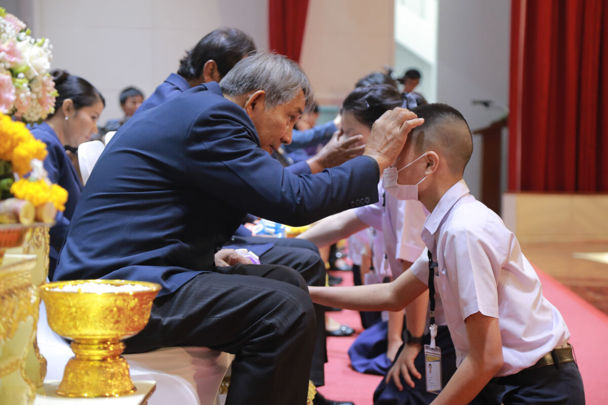 สจด. จัดพิธีไหว้ครู และพิธีรับพระราชทานรางวัลเรียนดี รางวัลการแข่งขันทักษะวิชาชีพ มอบเกียรติบัตรคณะกรรมการนักเรียน และเกียรติบัตรฝ่ายกิจการนักเรียน นักศึกษา ประจำปีการศึกษา 2569 สจด. จัดพิธีไหว้ครู และพิธีรับพระราชทานรางวัลเรียนดี รางวัลการแข่งขันทักษะวิชาชีพ มอบเกียรติบัตรคณะกรรมการนักเรียน และเกียรติบัตรฝ่ายกิจการนักเรียน นักศึกษา ประจำปีการศึกษา 2569 — 13 กรกฎาคม 2026 — สถาบันเทคโนโลยีจิตรลดา CDTI
