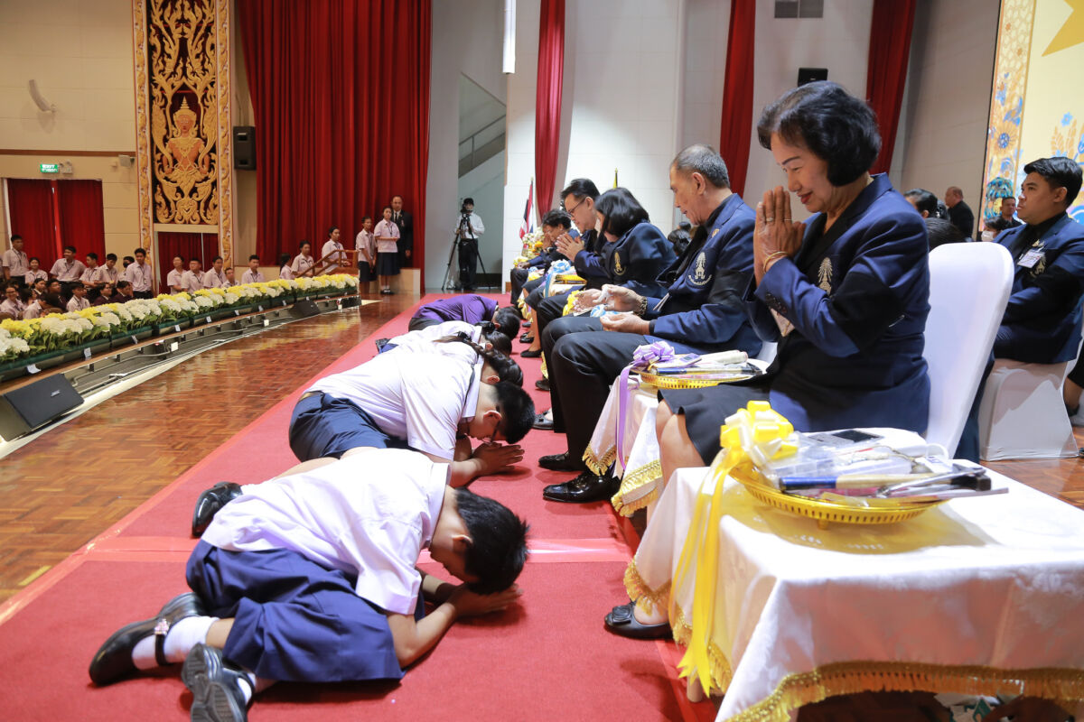 สจด. จัดพิธีไหว้ครู และพิธีรับพระราชทานรางวัลเรียนดี รางวัลการแข่งขันทักษะวิชาชีพ มอบเกียรติบัตรคณะกรรมการนักเรียน และเกียรติบัตรฝ่ายกิจการนักเรียน นักศึกษา ประจำปีการศึกษา 2569 สจด. จัดพิธีไหว้ครู และพิธีรับพระราชทานรางวัลเรียนดี รางวัลการแข่งขันทักษะวิชาชีพ มอบเกียรติบัตรคณะกรรมการนักเรียน และเกียรติบัตรฝ่ายกิจการนักเรียน นักศึกษา ประจำปีการศึกษา 2569 — 13 กรกฎาคม 2026 — สถาบันเทคโนโลยีจิตรลดา CDTI