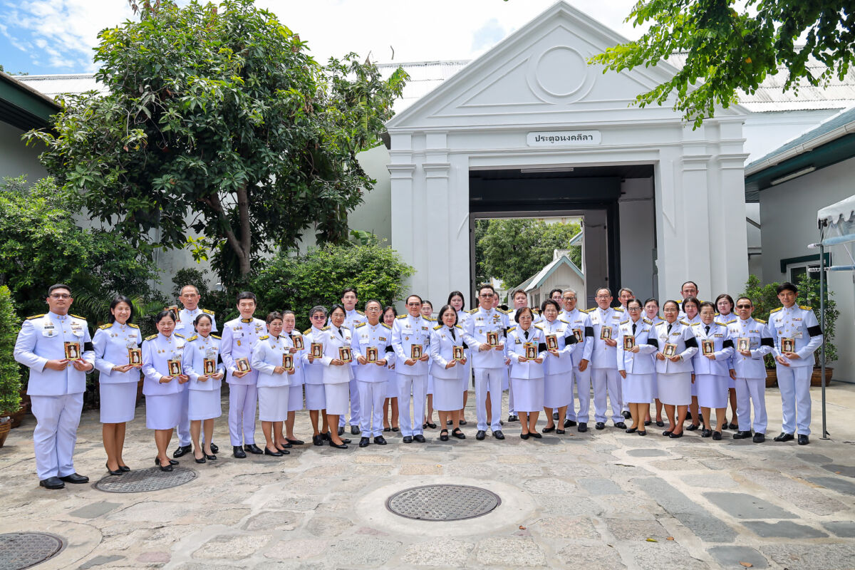 ผู้บริหารและบุคลากร สจด. เข้าถวายสักการะพระศพและวางพวงมาลาเบื้องหน้าพระรูป สมเด็จพระเจ้าลูกเธอ เจ้าฟ้าพัชรกิติยาภาฯ ผู้บริหารและบุคลากร สจด. เข้าถวายสักการะพระศพและวางพวงมาลาเบื้องหน้าพระรูป สมเด็จพระเจ้าลูกเธอ เจ้าฟ้าพัชรกิติยาภาฯ — 6 กรกฎาคม 2026 — สถาบันเทคโนโลยีจิตรลดา CDTI