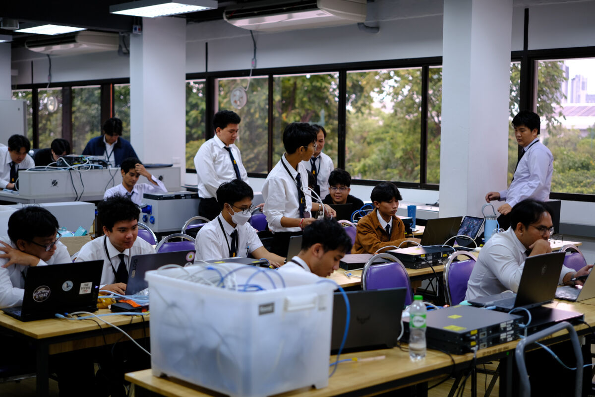 คณะเทคโนโลยีดิจิทัลจัดการเรียนรู้เชิงปฏิบัติ รายวิชาเครือข่ายคอมพิวเตอร์ เชื่อมโยงภาคปฏิบัติสู่ภาคทฤษฎี คณะเทคโนโลยีดิจิทัลจัดการเรียนรู้เชิงปฏิบัติ รายวิชาเครือข่ายคอมพิวเตอร์ เชื่อมโยงภาคปฏิบัติสู่ภาคทฤษฎี — 3 กรกฎาคม 2026 — สถาบันเทคโนโลยีจิตรลดา CDTI