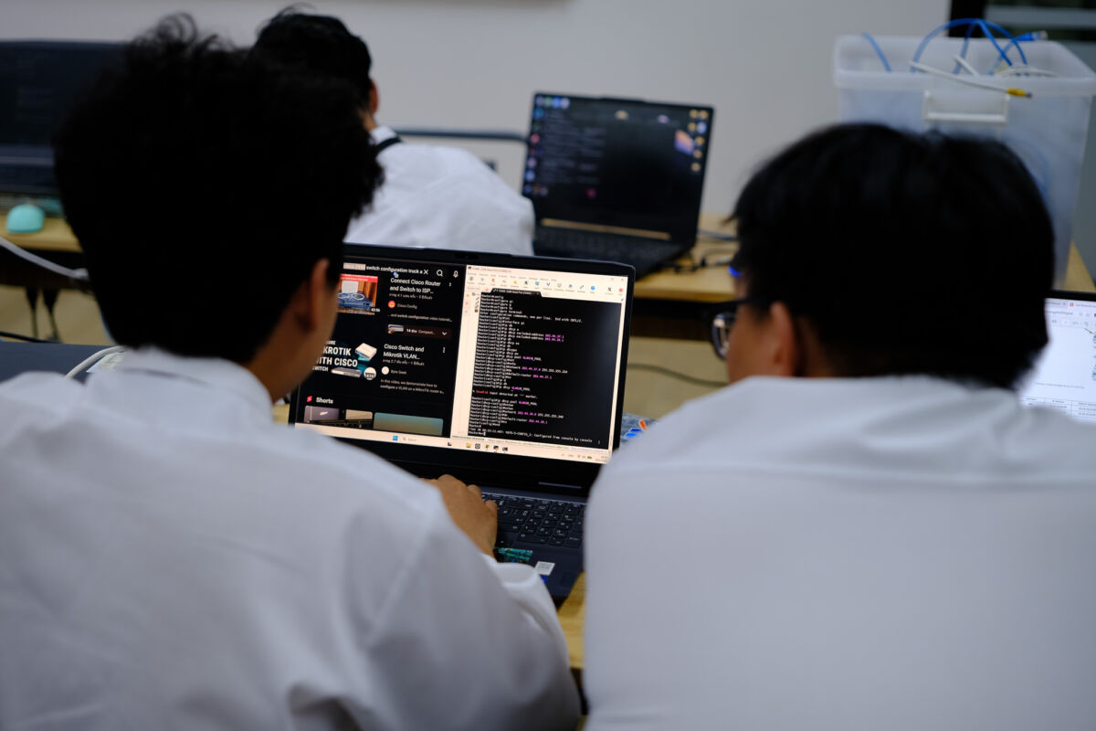 คณะเทคโนโลยีดิจิทัลจัดการเรียนรู้เชิงปฏิบัติ รายวิชาเครือข่ายคอมพิวเตอร์ เชื่อมโยงภาคปฏิบัติสู่ภาคทฤษฎี คณะเทคโนโลยีดิจิทัลจัดการเรียนรู้เชิงปฏิบัติ รายวิชาเครือข่ายคอมพิวเตอร์ เชื่อมโยงภาคปฏิบัติสู่ภาคทฤษฎี — 3 กรกฎาคม 2026 — สถาบันเทคโนโลยีจิตรลดา CDTI
