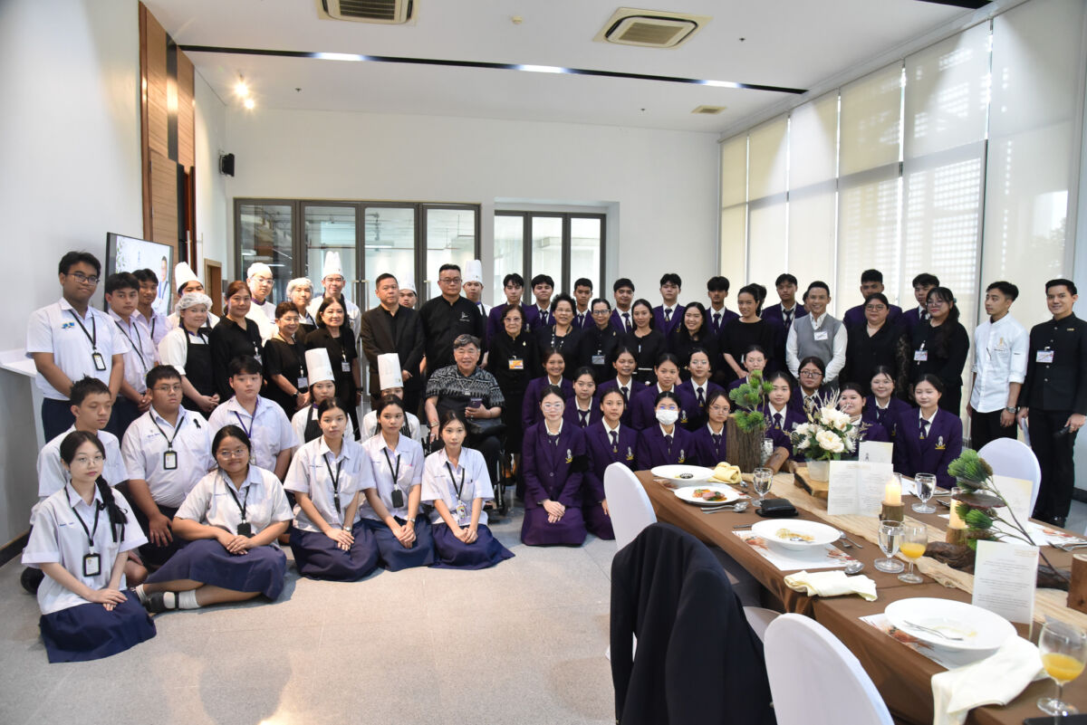เชฟวิวแมน ลีออง ถ่ายทอดองค์ความรู้ด้าน Wellbeing Cuisine เชฟวิวแมน ลีออง ถ่ายทอดองค์ความรู้ด้าน Wellbeing Cuisine — 7 กรกฎาคม 2026 — สถาบันเทคโนโลยีจิตรลดา CDTI