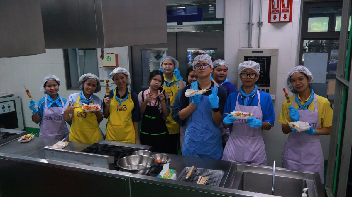 สจด. จัด Chitralada BEST Camp 2026 “Startup Kitchen War” ปั้นเยาวชนรุ่นใหม่สู่ผู้ประกอบการธุรกิจอาหาร สจด. จัด Chitralada BEST Camp 2026 “Startup Kitchen War” ปั้นเยาวชนรุ่นใหม่สู่ผู้ประกอบการธุรกิจอาหาร — 19 สิงหาคม 2026 — สถาบันเทคโนโลยีจิตรลดา CDTI