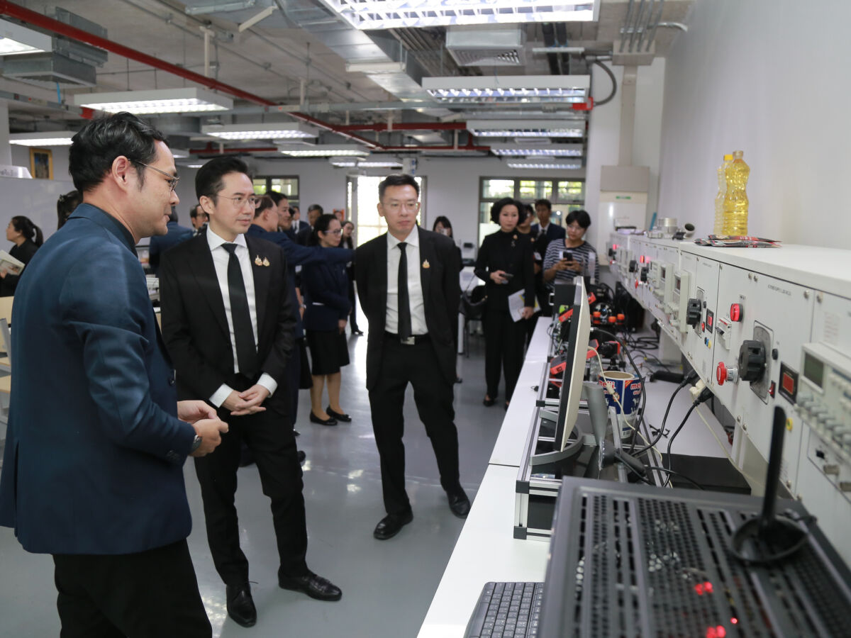 สจด.เปิดบ้านต้อนรับ รมว.อว. สจด.เปิดบ้านต้อนรับ รมว.อว. — 11 สิงหาคม 2026 — สถาบันเทคโนโลยีจิตรลดา CDTI