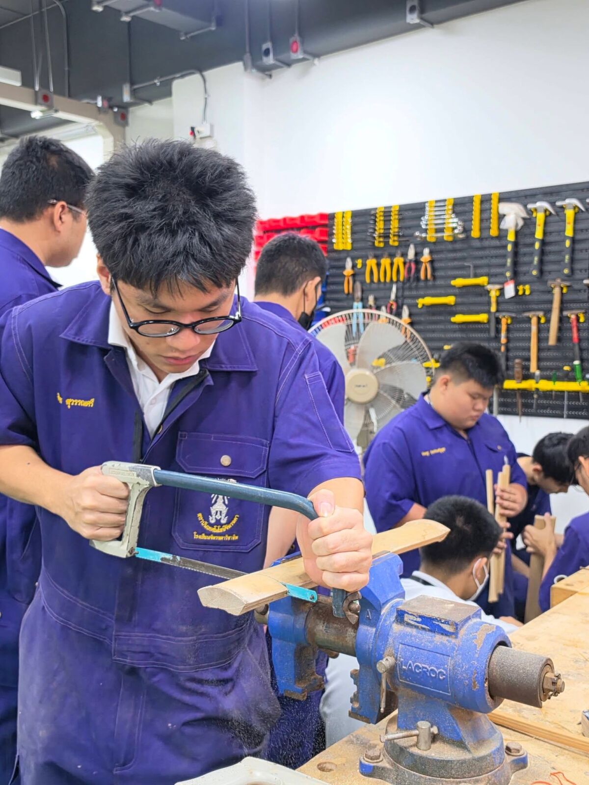 สจด. จัดอบรมเชิงปฏิบัติการ “ซ่อม สร้าง” เพื่อสร้างอาชีพด้านช่างดนตรีไทย สจด. จัดอบรมเชิงปฏิบัติการ “ซ่อม สร้าง” เพื่อสร้างอาชีพด้านช่างดนตรีไทย — 31 สิงหาคม 2026 — สถาบันเทคโนโลยีจิตรลดา CDTI