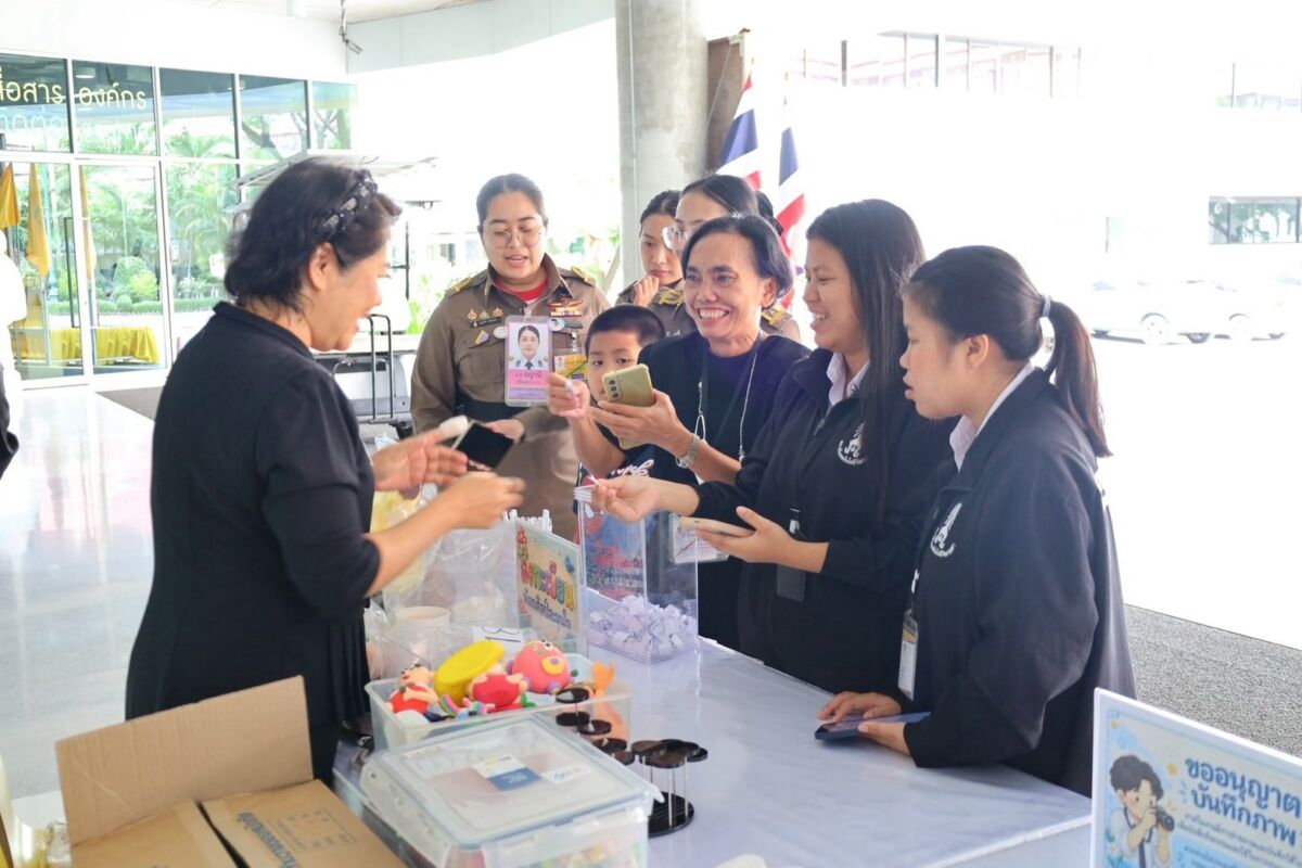 สจด. จัดโครงการ “หัตถศิลป์ละมุนใจ” เปิดพื้นที่สร้างสรรค์ผลงานปั้นดินเบา สจด. จัดโครงการ “หัตถศิลป์ละมุนใจ” เปิดพื้นที่สร้างสรรค์ผลงานปั้นดินเบา — 22 กันยายน 2026 — สถาบันเทคโนโลยีจิตรลดา CDTI