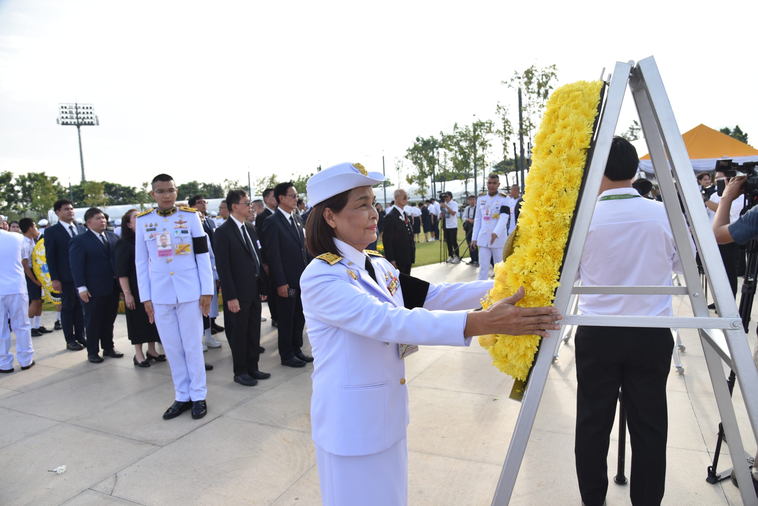 สจด. วางพวงมาลาถวายบังคมพระบรมราชานุสาวรีย์พระบาทสมเด็จพระบรมชนกาธิเบศร มหาภูมิพลอดุลยเดชมหาราช บรมนาถบพิตร เนื่องใน “วันนวมินทรมหาราช” สจด. วางพวงมาลาถวายบังคมพระบรมราชานุสาวรีย์พระบาทสมเด็จพระบรมชนกาธิเบศร มหาภูมิพลอดุลยเดชมหาราช บรมนาถบพิตร เนื่องใน “วันนวมินทรมหาราช” — 13 ตุลาคม 2026 — สถาบันเทคโนโลยีจิตรลดา CDTI