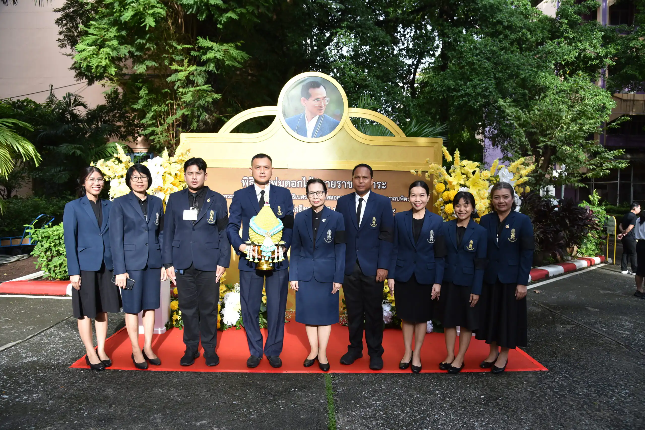 สจด. ร่วมพิธีวางพานพุ่มถวายราชสักการะ เนื่องใน “วันเทคโนโลยีของไทย” สจด. ร่วมพิธีวางพานพุ่มถวายราชสักการะ เนื่องใน “วันเทคโนโลยีของไทย” — 19 ตุลาคม 2026 — สถาบันเทคโนโลยีจิตรลดา CDTI