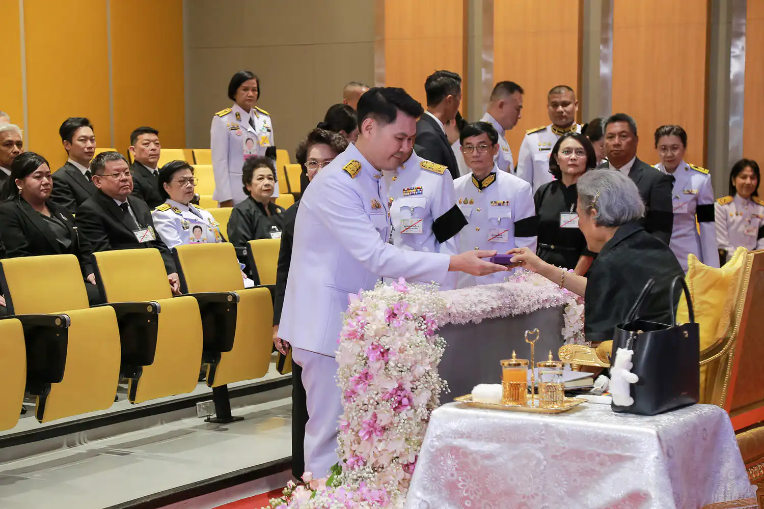 สมเด็จพระกนิษฐาธิราชเจ้า กรมสมเด็จพระเทพรัตนราชสุดา ฯ สยามบรมราชกุมารี พระราชทานเข็มที่ระลึกอักษรพระนามาภิไธย ส.ธ. พร้อมทอดพระเนตรนิทรรศการ CDTI Exhibition 2026 &mdash; 28 ตุลาคม 2026 &mdash; สถาบันเทคโนโลยีจิตรลดา CDTI