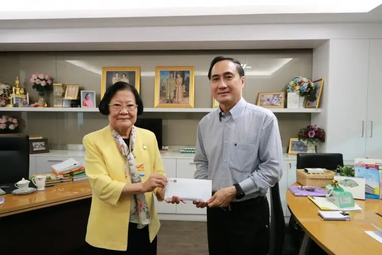 รับมอบเงินทุนการศึกษาจาก รศ.ดร.พินิติ รตะนานุกูล — 22 พฤษภาคม 2025 — สถาบันเทคโนโลยีจิตรลดา CDTI
