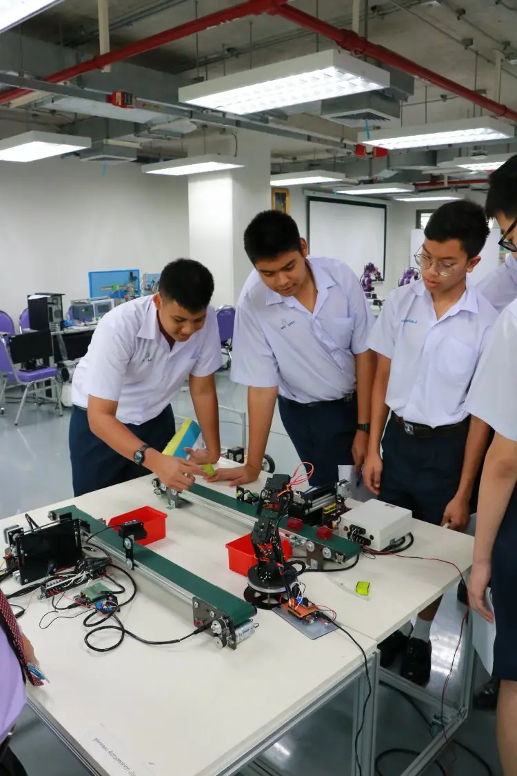 ต้อนรับคณะนักเรียนโรงเรียนจิตรลดา — 20 พฤษภาคม 2025 — สถาบันเทคโนโลยีจิตรลดา CDTI