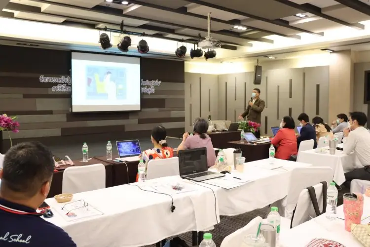 CDV จัดการอบรม “การเขียนงานวิจัยเพื่อขอตำแหน่งทางวิชาการสำหรับครูวิชาชีพ” — 6 พฤษภาคม 2025 — สถาบันเทคโนโลยีจิตรลดา CDTI