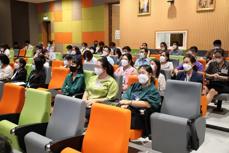 อธิการบดีพบอาจารย์และเจ้าหน้าที่ระดับปริญญาตรี — 21 พฤษภาคม 2025 — สถาบันเทคโนโลยีจิตรลดา CDTI
