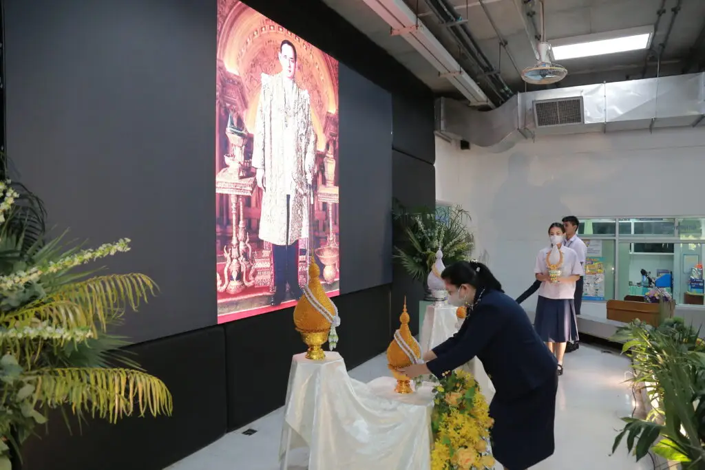 สจด. ร่วมพิธีน้อมรำลึกในพระมหากรุณาธิคุณในโอกาสวันคล้ายวันพระราชสมภพ พระบาทสมเด็จพระบรมชนกาธิเบศร มหาภูมิพลอดุลยเดชมหาราช บรมนาถบพิตร วันชาติ วันพ่อแห่งชาติ และวันดินโลก — 26 พฤษภาคม 2025 — สถาบันเทคโนโลยีจิตรลดา CDTI
