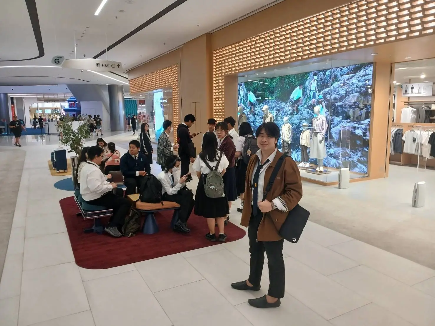 สจด. ร่วมทัศนศึกษานิทรรศการ “COTTON OF MUJI Exhibition” ณ ห้างสรรพสินค้า One Bangkok — 23 พฤษภาคม 2025 — สถาบันเทคโนโลยีจิตรลดา CDTI