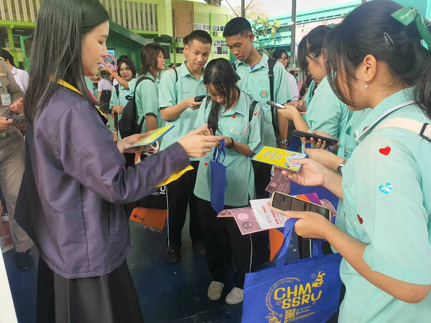 สจด. ร่วมงานแนะแนวศึกษาต่อโรงเรียนธัญรัตน์ จังหวัดปทุมธานี — 19 พฤษภาคม 2025 — สถาบันเทคโนโลยีจิตรลดา CDTI