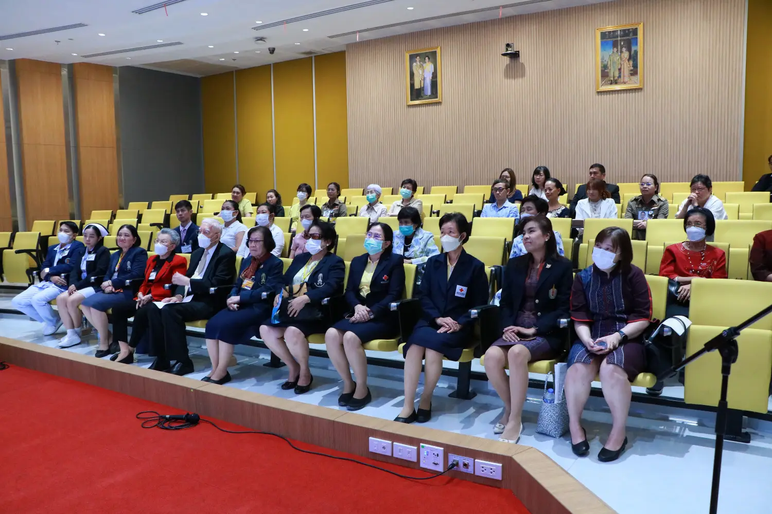 สจด. จัดพิธีมอบประกาศนียบัตรหลักสูตรประกาศนียบัตรพนักงานให้การดูแล Nurses‘aides/Caregivers รุ่นที่ 5 — 20 มิถุนายน 2025 — สถาบันเทคโนโลยีจิตรลดา CDTI